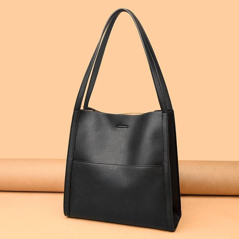 Corinne™ - Spacious leather shoulder bag