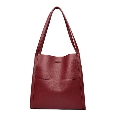 Corinne™ - Spacious leather shoulder bag