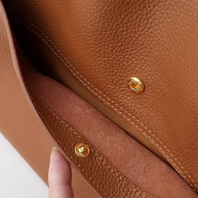 Corinne™ - Spacious leather shoulder bag