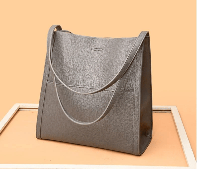 Corinne™ - Spacious leather shoulder bag
