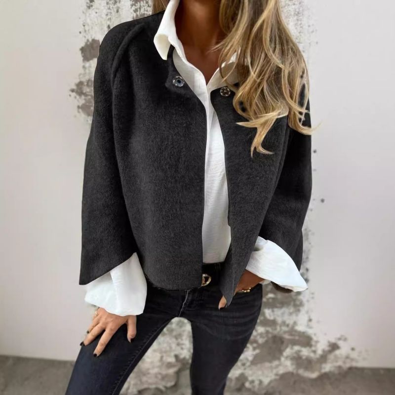 Missimode™ - The perfect mid-season coat